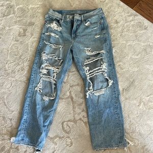 American Eagle Ripped Jeans (short)